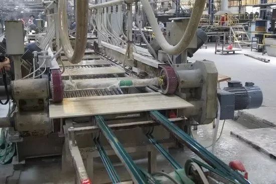 潔匠凈化·的凈工業除臭劑_陶瓷廠異味大、被投訴，潔匠現場抽取廢氣做檢測、研制有效除臭劑！